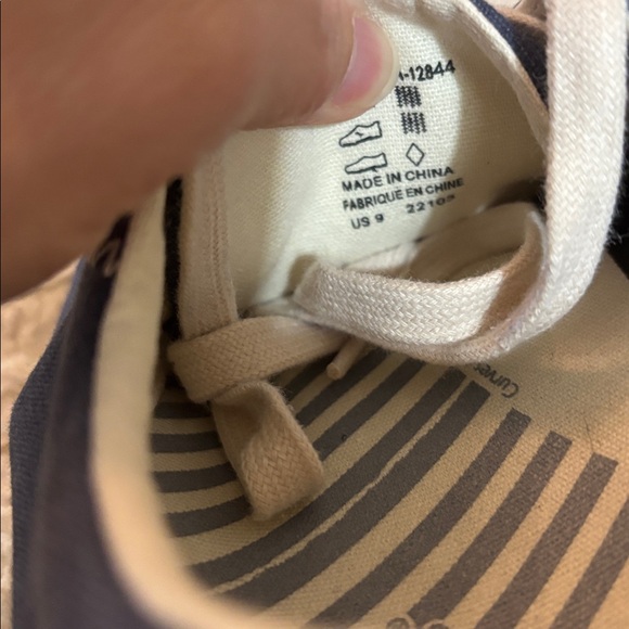 Taos sneakers glyde size 9 New - Picture 9 of 9